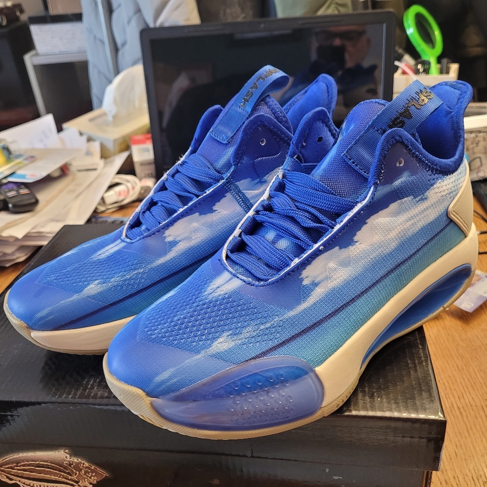 Unisex woman or man Sneakers